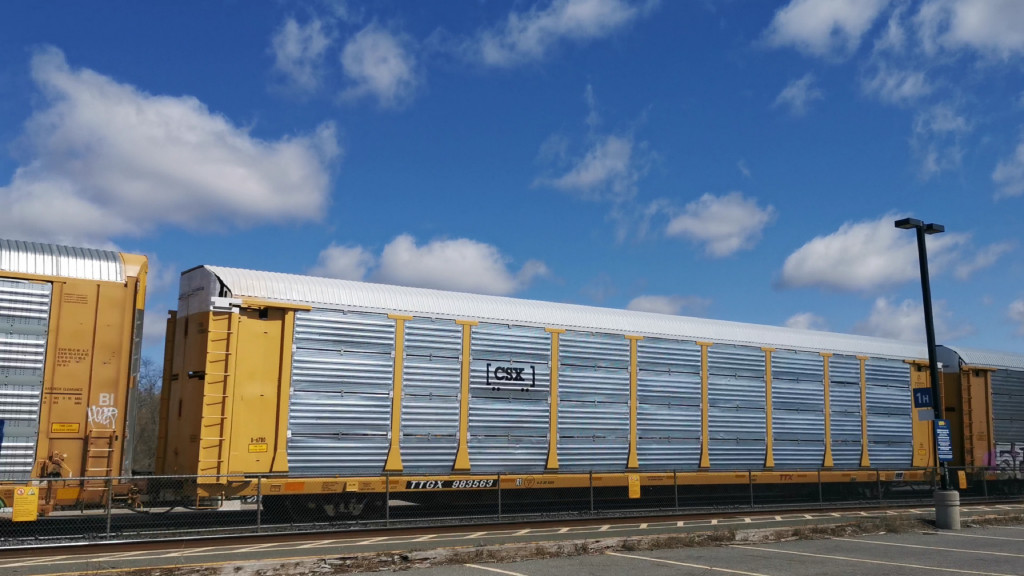 CSX B6780 (Body) TTGX 983563 (Flat)